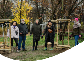 Sadzenie drzew przy ulicy Estońskiej
