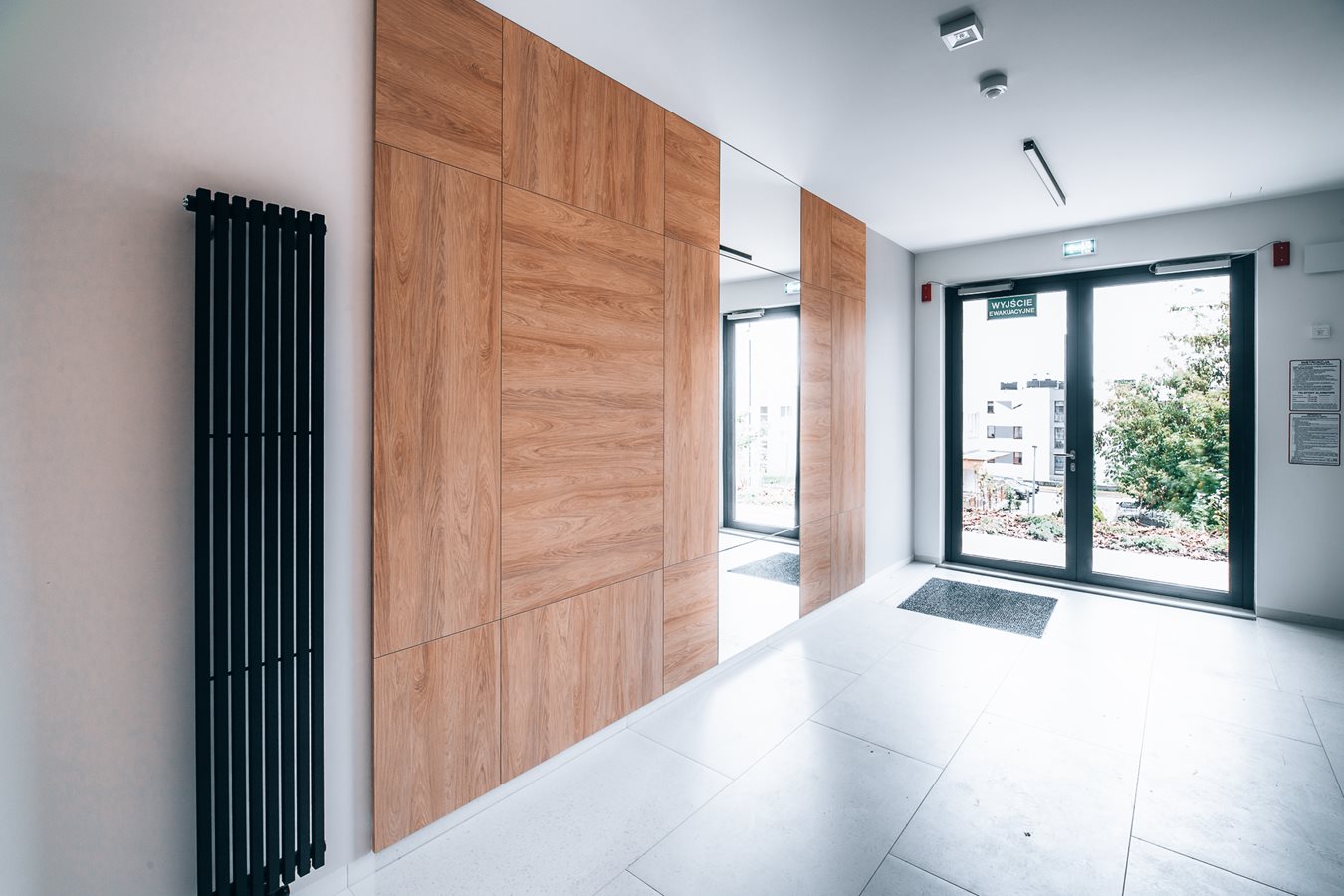 Osiedle Górka Narodowa - Zdjęcie części wspólnych wejście do klatki etap 4